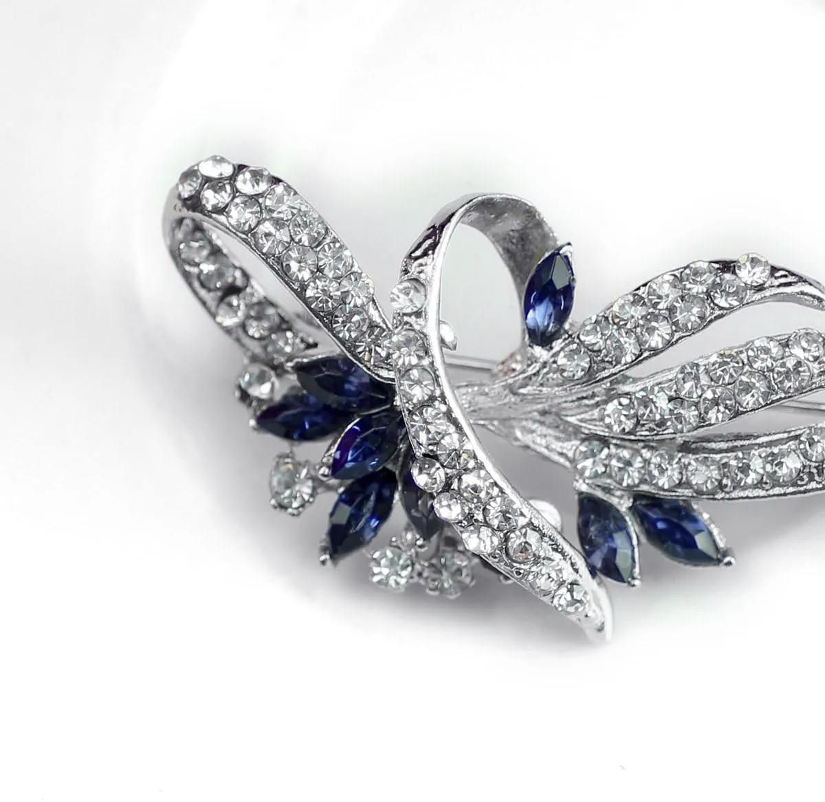 Created Crystal Brooch Fancy Vintage Style Flower Brooch Pin for Women, girls, ladies with Blue/Purple Created Crystal | Vintage Fashion | Brooches and Pins for Women | Ladies Jewelry